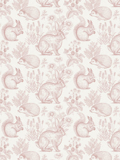 Detalle del mantel de hule Dulce Bosque Rosado: conejos, ardillas, erizos, frutillas y lavanda sobre fondo blanco