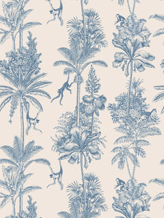 Detalle del mantel de hule Vintage Palms and Monkeys: palmeras y monos estilo grabado en azul sobre fondo crema