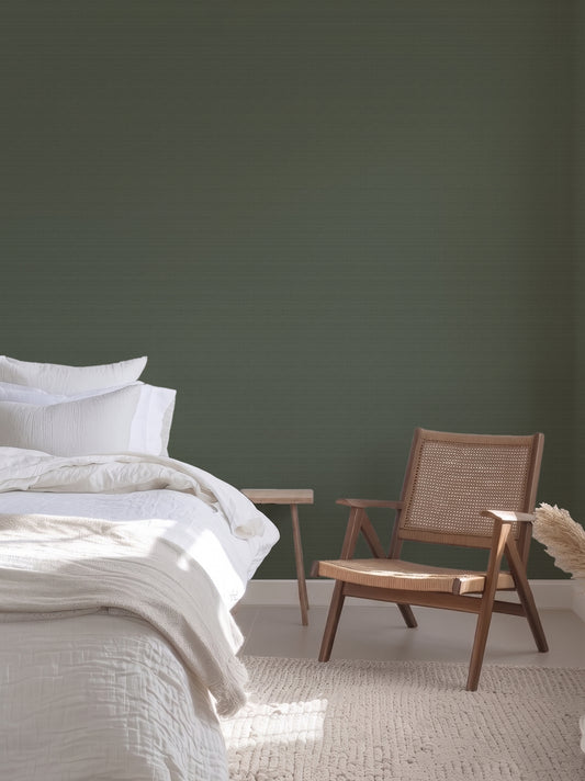 Papel mural Linen Green, saturado diseño de liso con trama de lino en verde bosque.
