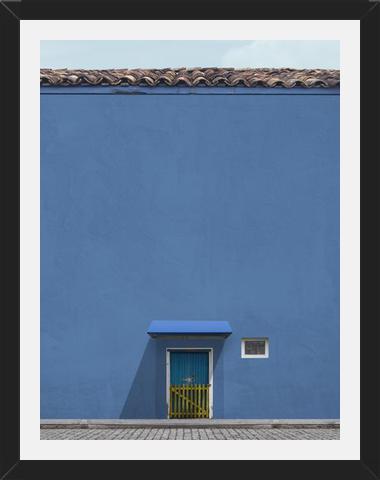Cuadro Puerta azul, reja amarilla.