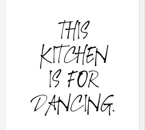 Cuadro This kitchen is for dancing