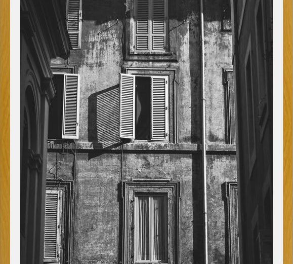 Cuadro Clásicas ventanas en Roma, Italia