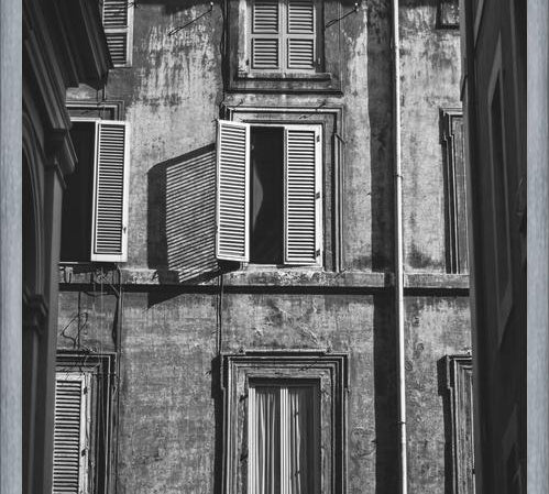 Cuadro Clásicas ventanas en Roma, Italia