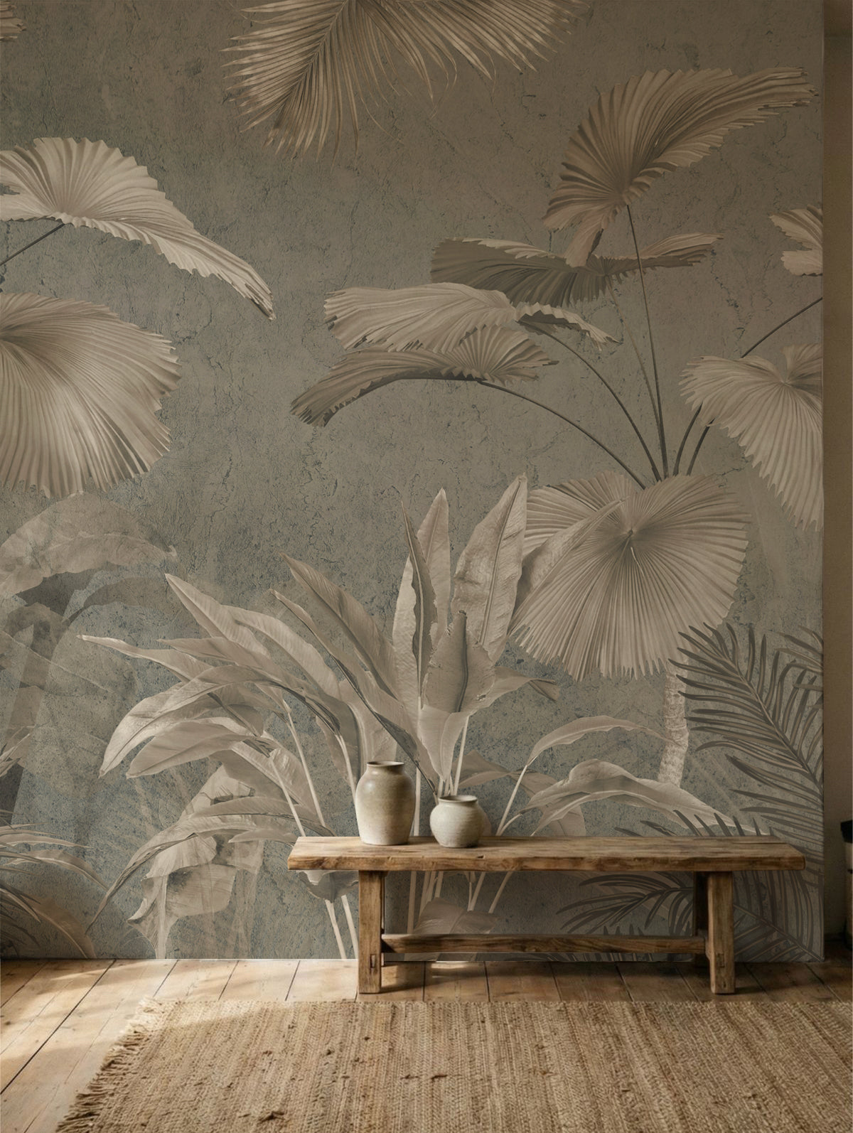 Papel mural Basa, moderno diseño de hojas de palmera abanico en beige arena sobre gris verdoso. Ideal para cocinas y comedores.