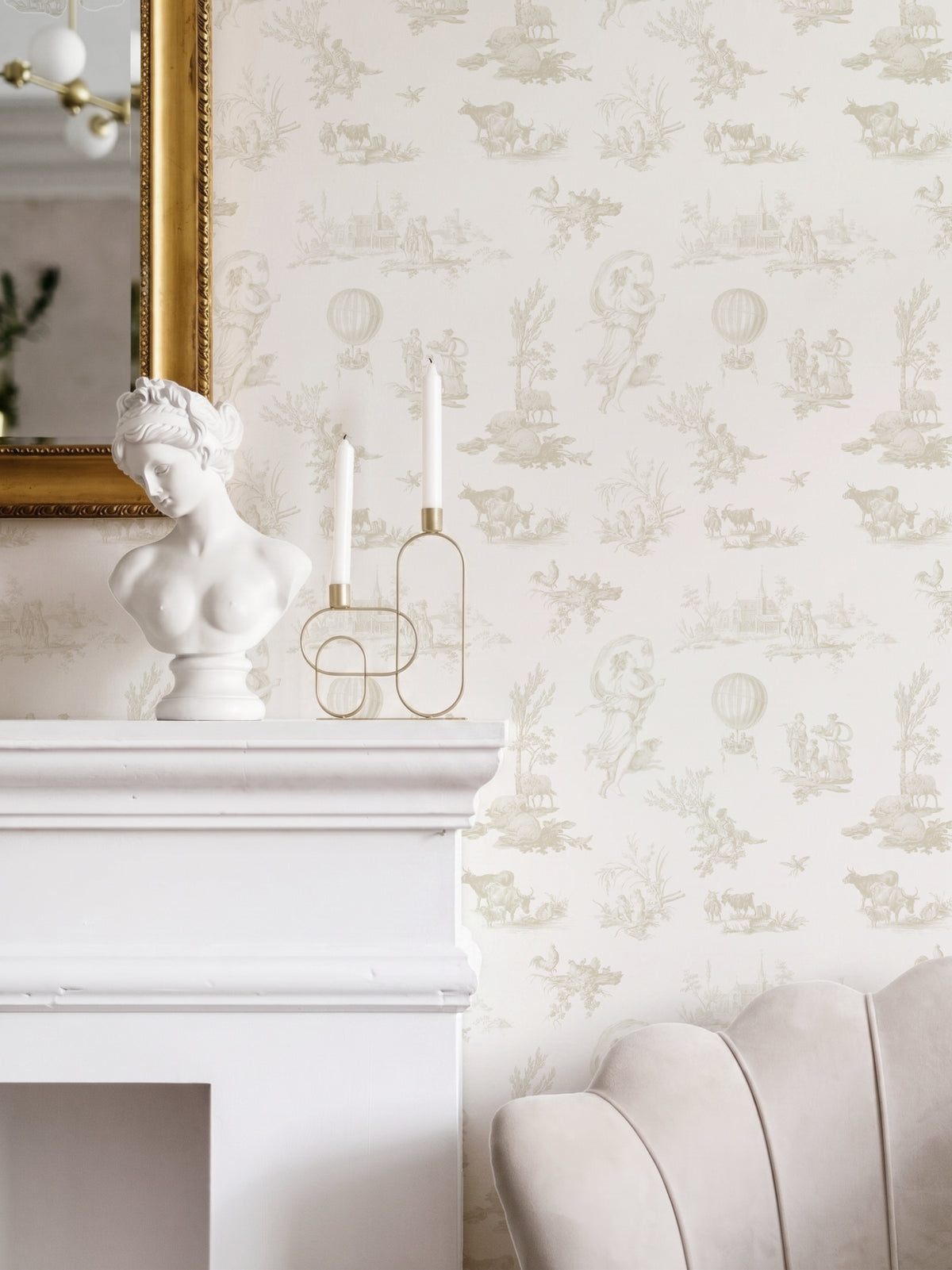 Papel mural French Farm Beige, sutil diseño de toile de granja en beige muy tenue sobre blanco.