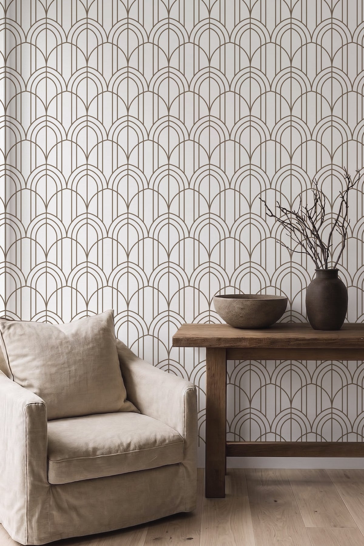 Papel mural Gatsby Taupe, art déco diseño de arcos superpuestos en taupe sobre blanco.