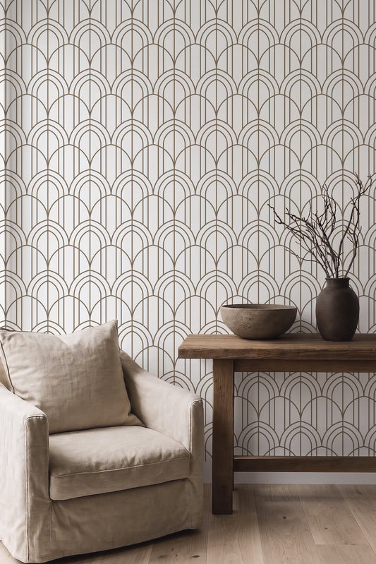 Papel mural Gatsby Taupe, art déco diseño de arcos superpuestos en taupe sobre blanco.