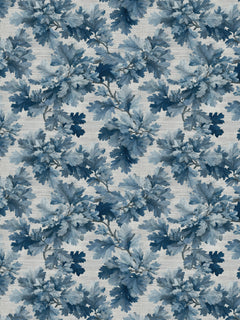 Papel mural Oak Blue, detalle del diseño: hojas de roble en azules con trazo de acuarela.