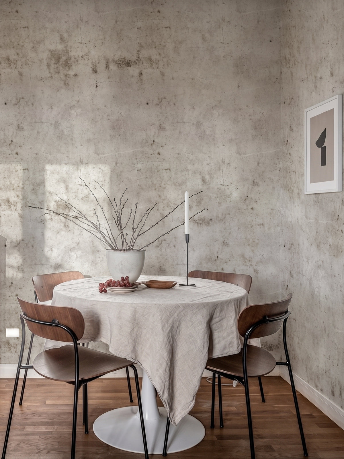 Papel mural Rustic Grunge, envejecido diseño de muro estucado envejecido en gris y beige con manchas y desgaste.