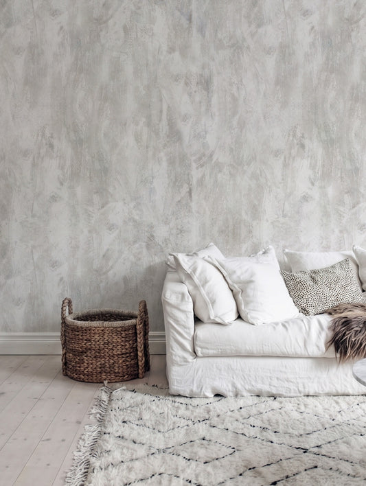 Papel mural Subtle Texture, sutil diseño de textura abstracta de trazos irregulares en blanco y gris claro. Ideal para baños y cocinas.