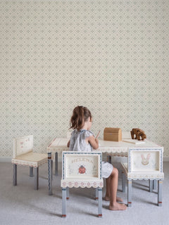 Papel mural Valentina en un ambiente decorado: flores de cuatro pétalos dentro de rombos.
