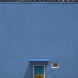 Canvas Puerta azul, reja amarilla.