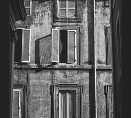 Cuadro Clásicas ventanas en Roma, Italia